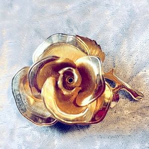 Vintage gold tone rose brooch